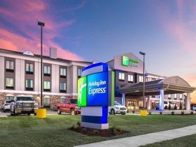 האטצ'יסון Holiday Inn Express Hutchison By Ihg מראה חיצוני תמונה